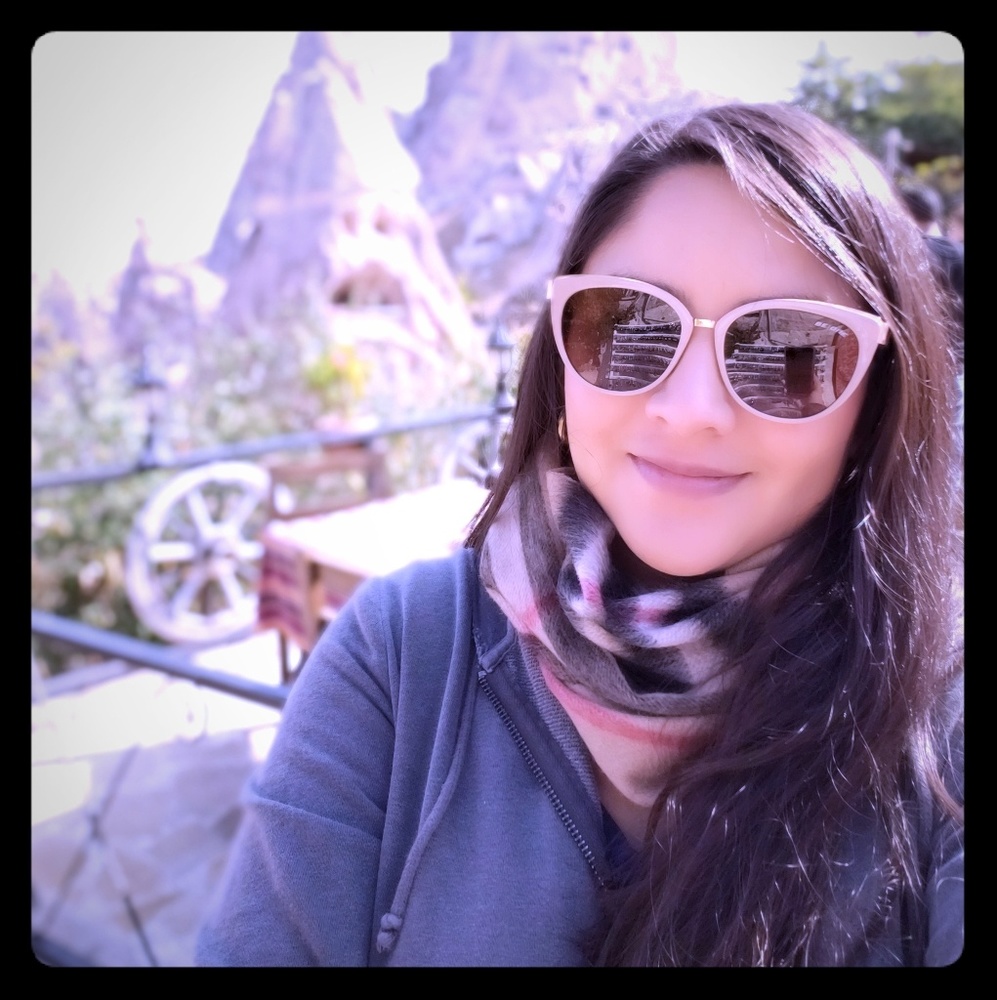Meet your Posher, Alejandra